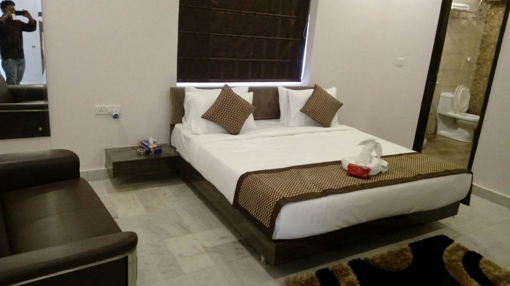 נוידה Red Carpet Hotels מראה חיצוני תמונה