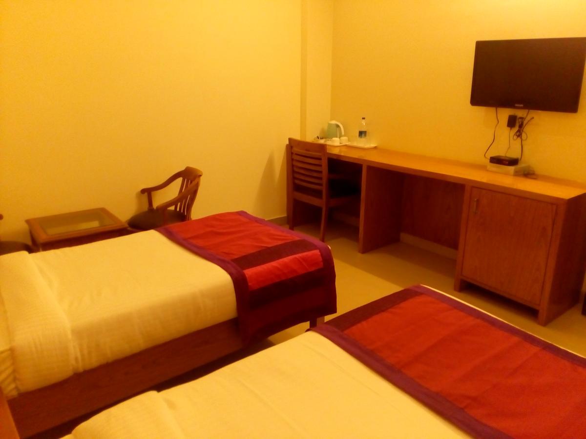 נוידה Red Carpet Hotels מראה חיצוני תמונה