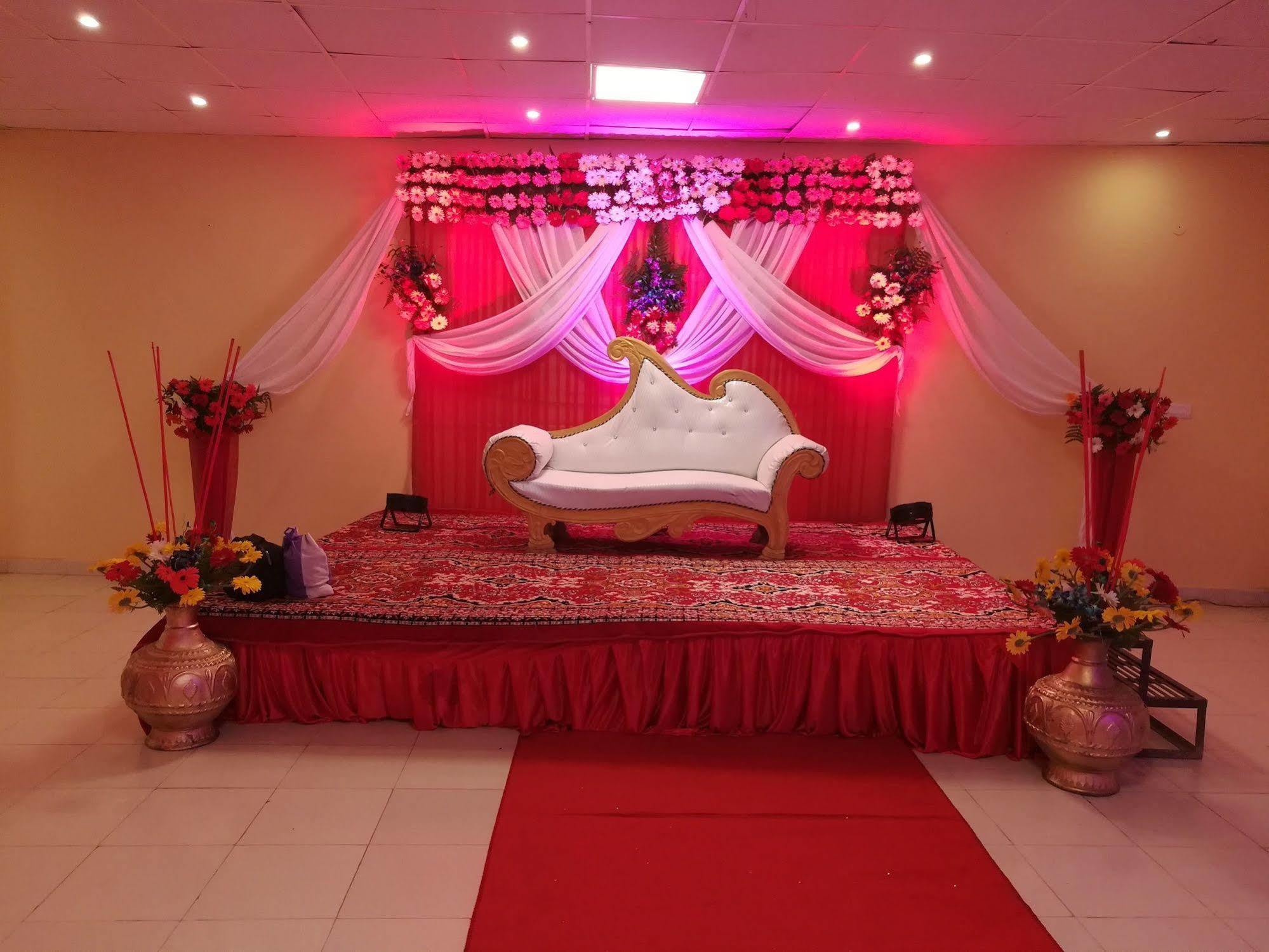 נוידה Red Carpet Hotels מראה חיצוני תמונה